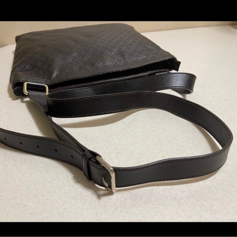 💎 SOLD - GUCCI Diamonte Embossed Leather Slim Zip Closure Crossbody Authentic! - Picture 2 of 16
